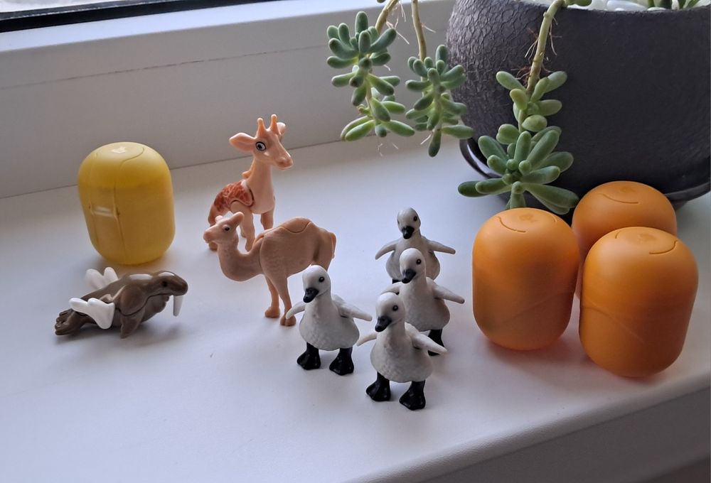 Фігурки kinder, вкладки до natoons  малята