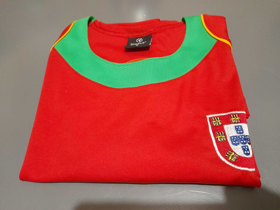 T-shirt Portug. nº 7 ex Jogador Figo  talha S + XXL 100% poliés  Usada