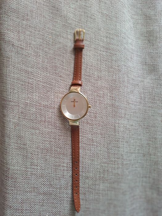 Жіночий годинник