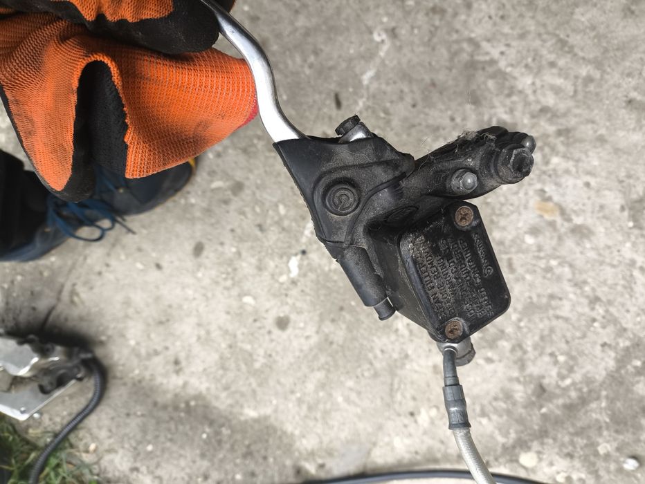 Zacisk pompa KTM smc 6tlokow