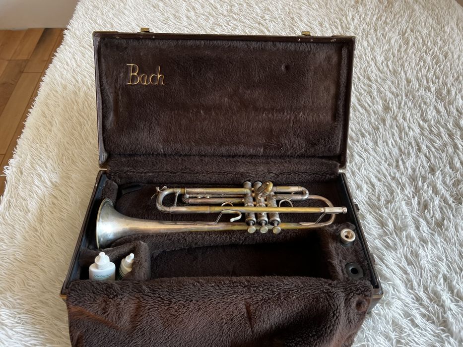Труба Bach Stradivarius 37 special