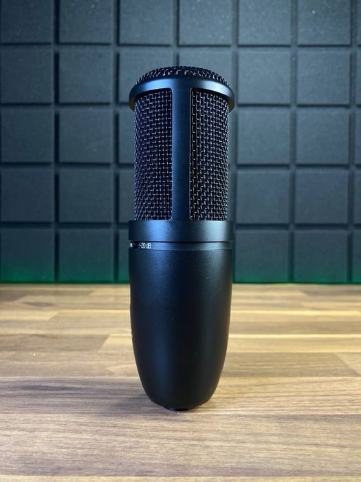 AKG Perception P120