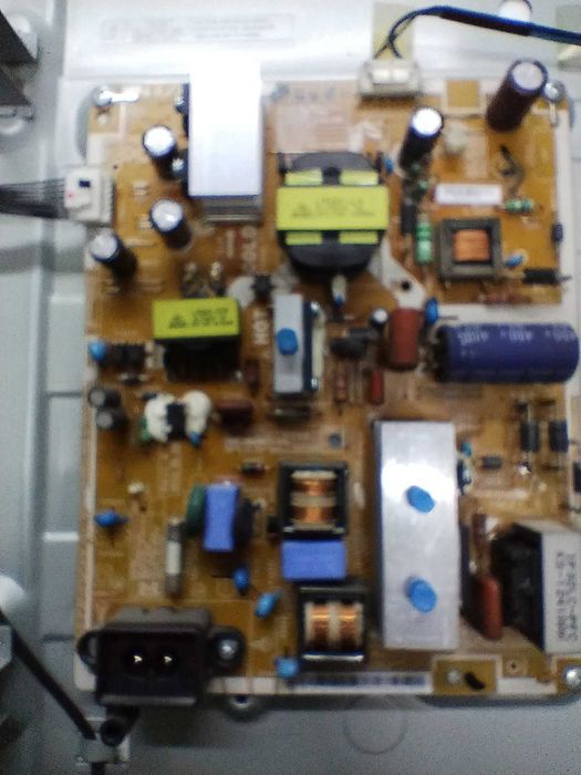 TV 40" Samsung  uszkodzony, model UE40EH5300W