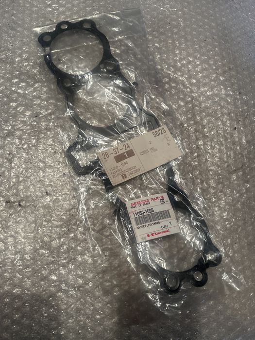 Kawasaki 11060/1698 Uszczelka podstawa cylindra NOS NOWA Oryginał V511