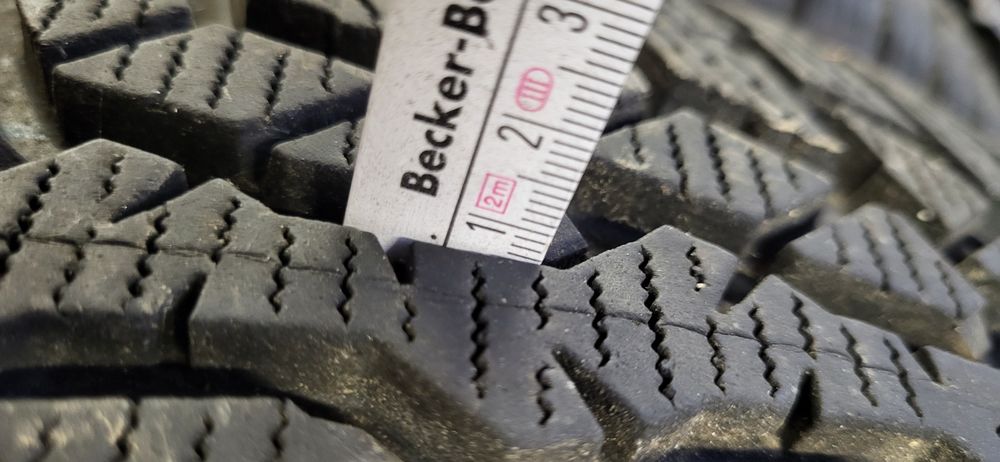 Opony zimowe Nokian 205/60 16