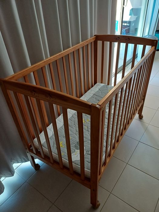 Berço de madeira