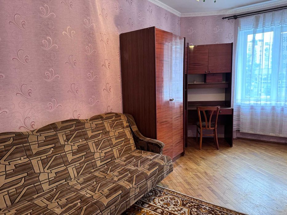 Підселення для хлопця-студента чи працюючого молодого хлопця Окрема кімната. ПАСІЧНА (Целевича - Галицька навпроти АТБ) Другий поверх. Вільна