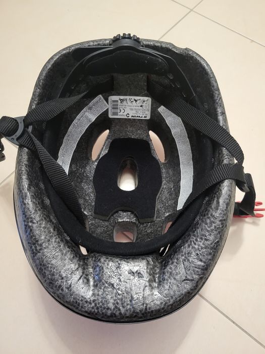 Kask rowerowy dziewczęcy  r. M 52/56cm.