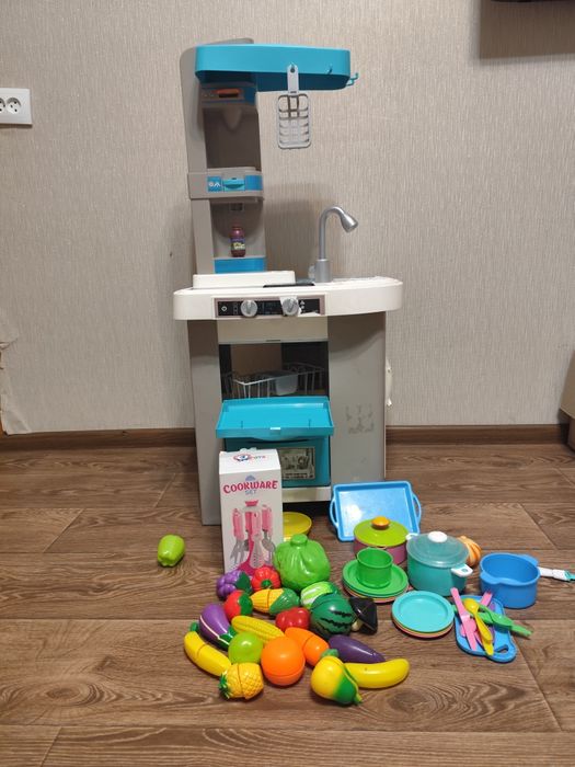 Продам дитячу кухню Smoby,