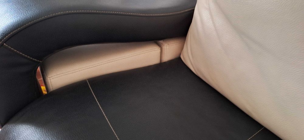 Sofa em pele em bom estado