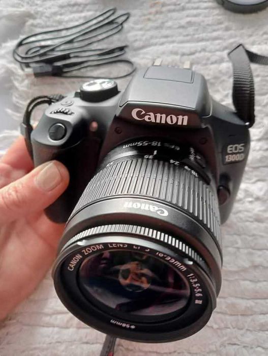 Máquina Canon 1300 D