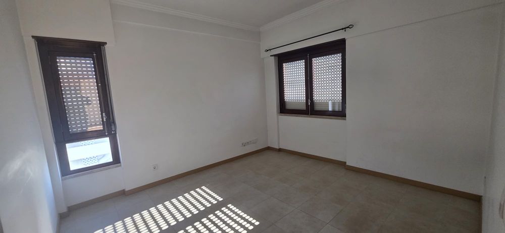 T2 em Odivelas perto do metro