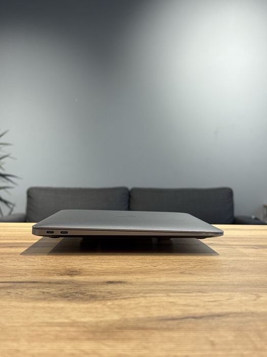 MacBook Air 13 2020 M1 16/256gb 8/7gpu !! Гарантія від магазину !!