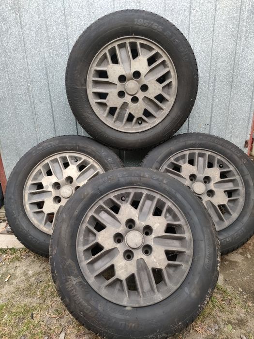 Felgi aluminiowe Opony letnie 195/65/15  . Chrysler Voyager
