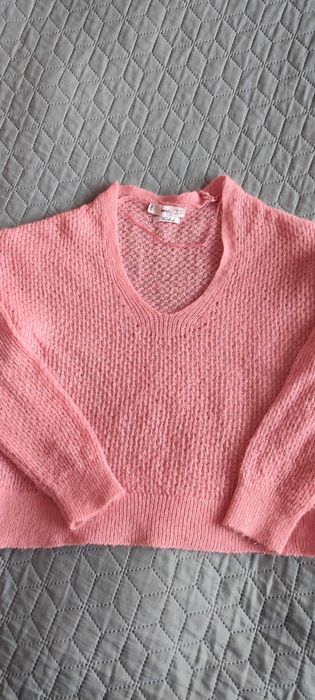 Lekki wiosenny ażurowy sweter