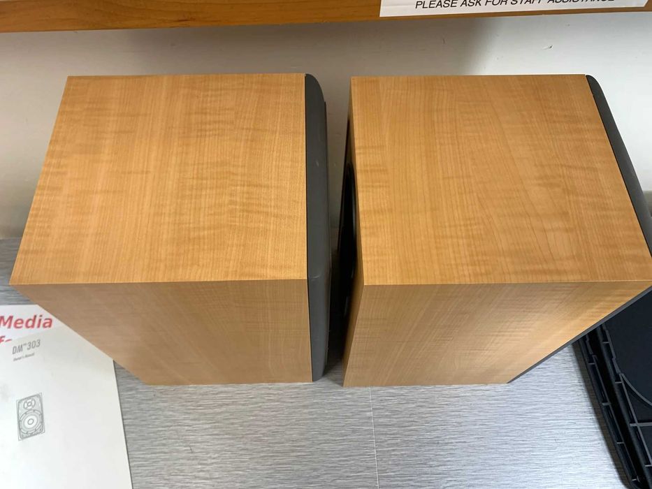 Colunas B&W DM303 (Made in England)