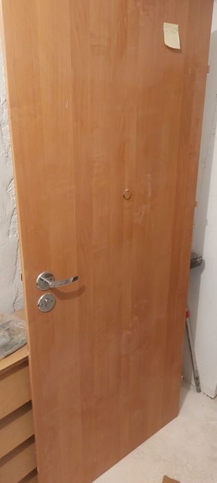 Drzwi klatkowe 80