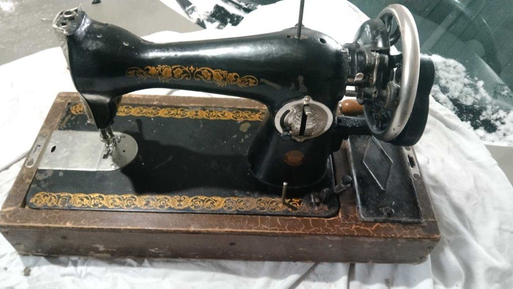 Швейна машинка Агат
