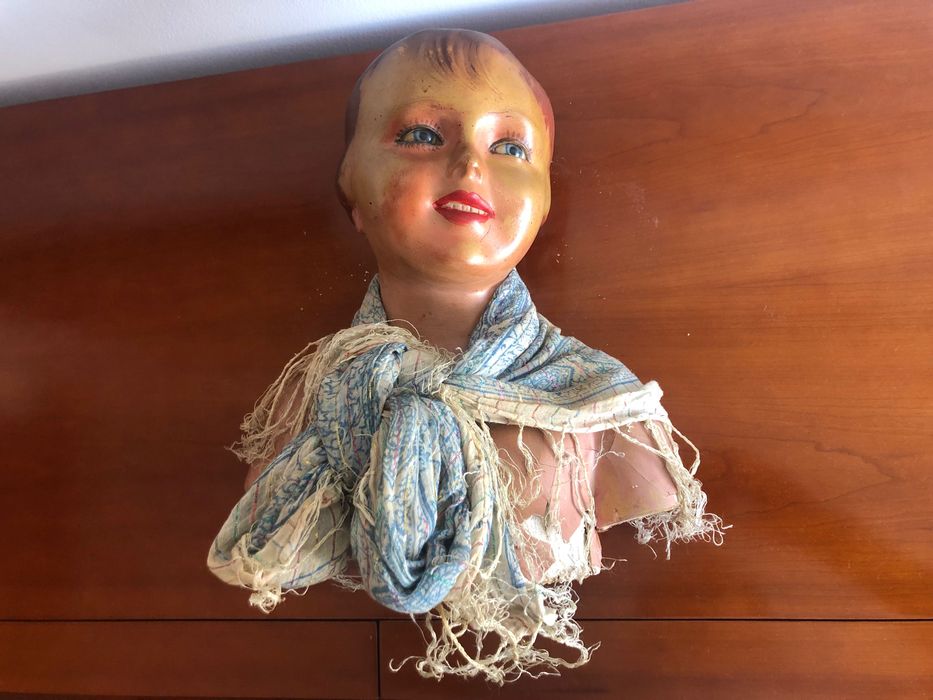 Busto ou manequim feminino antigo