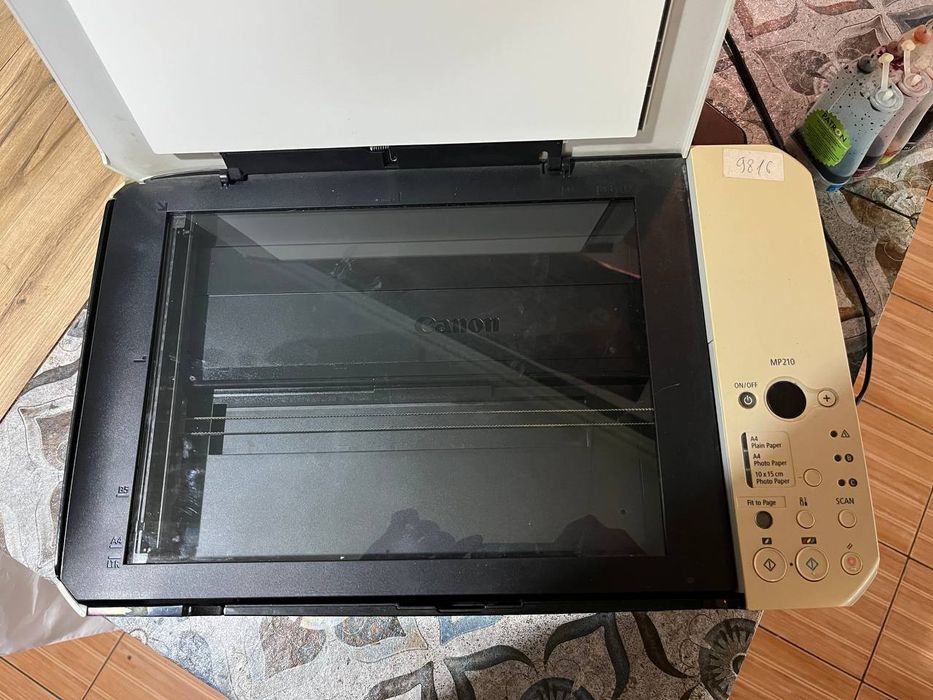 Продаю принтер mp210
