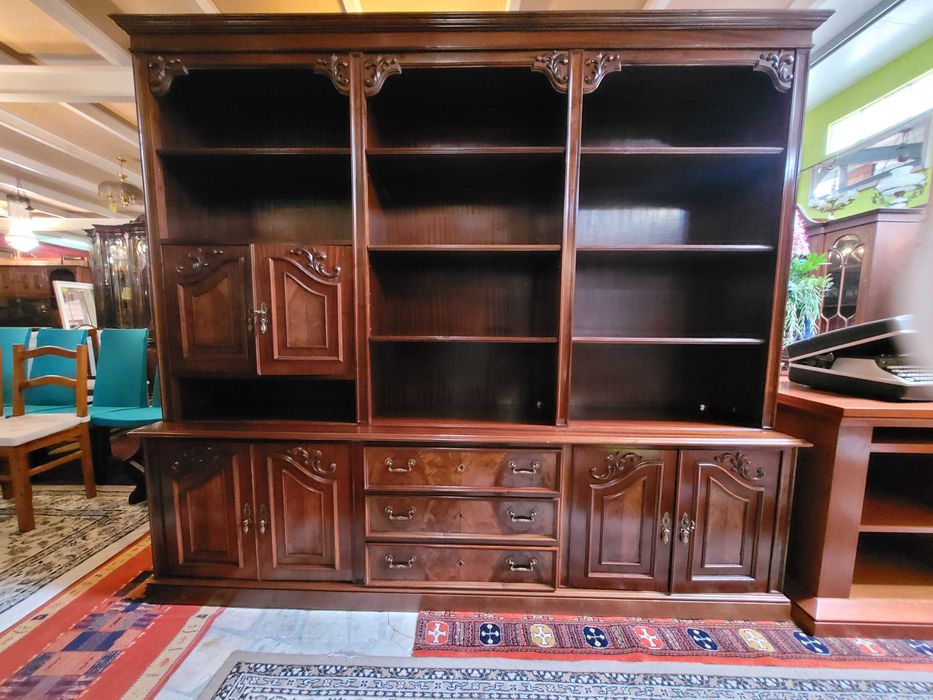 Móvel / estante em madeira - Muito bom estado geral