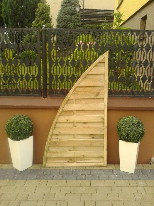 Pergola Płoty Płot Drewniany z Łukiem i Kratką Trejaż Panel Ryflowany