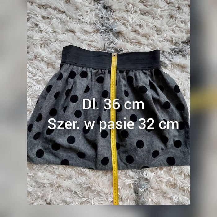 Spódnica w kropki mini