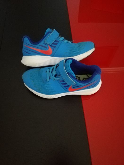 Sapatilhas NIKE tamanho 31,5