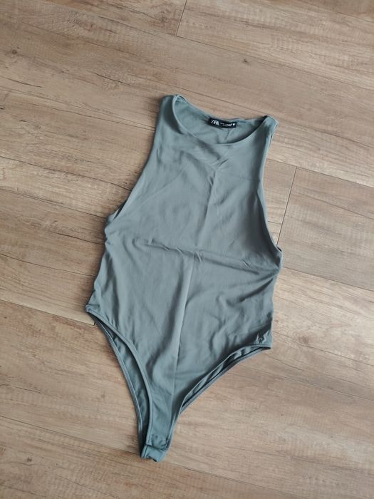 Body w kolorze khaki Zara