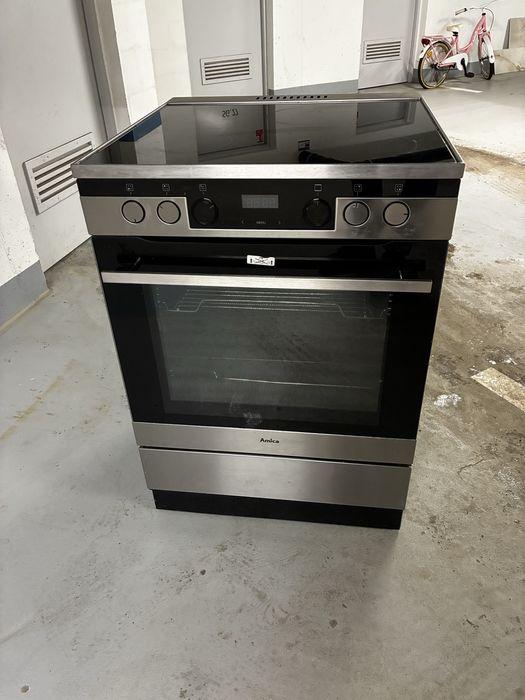 Kuchnia wolnostojąca ceramiczna Amica stan jak nowy