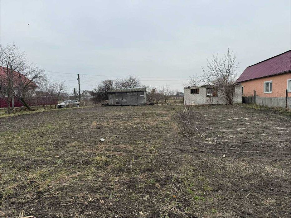 Продам земельну ділянку під забудову. Приватизована. Межі міста