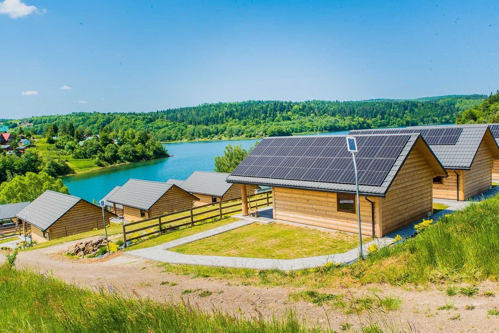 Domek z jacuzzi Solina Zawóz | Domki w Bieszczadach | prywatna plaża