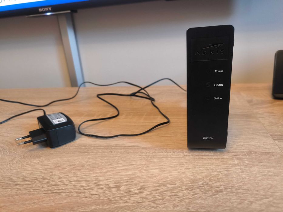 Modem kablowy Arris CM3200B