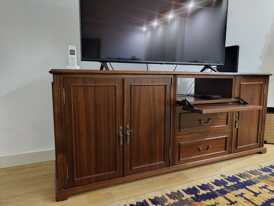 Móvel de TV de madeira