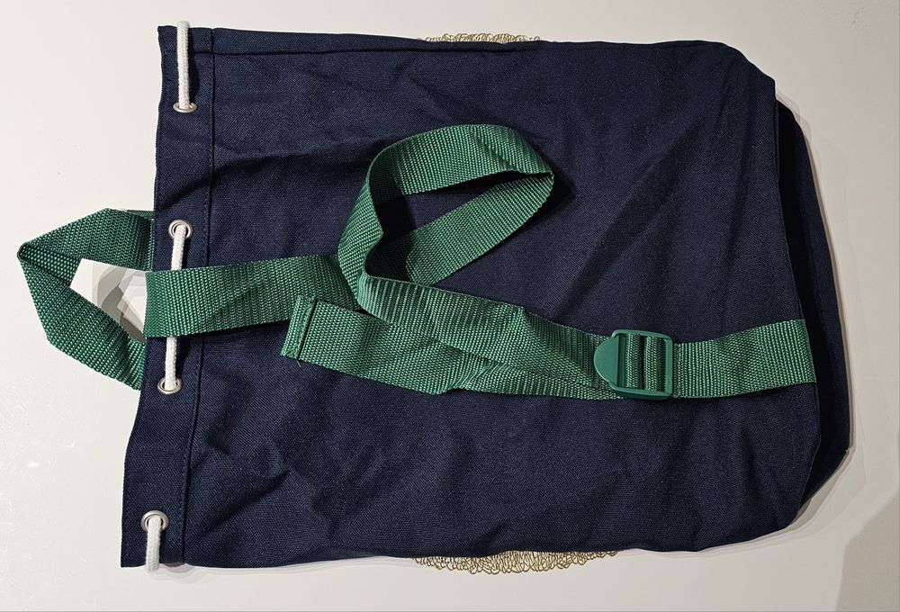 Stylowa torba Lacoste, górny ściągacz, na jeden pasek