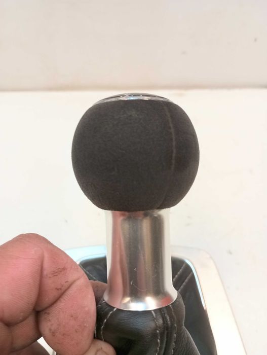 Manete de Mudanças 6 Veloc. com Aro Audi A4 B6 B7 Ref: 8E0864261
