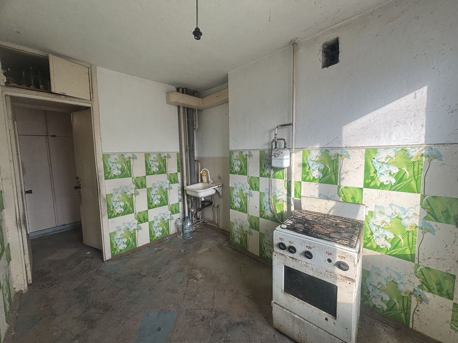 Продам двокімнатну квартиру в центрі під ремонт