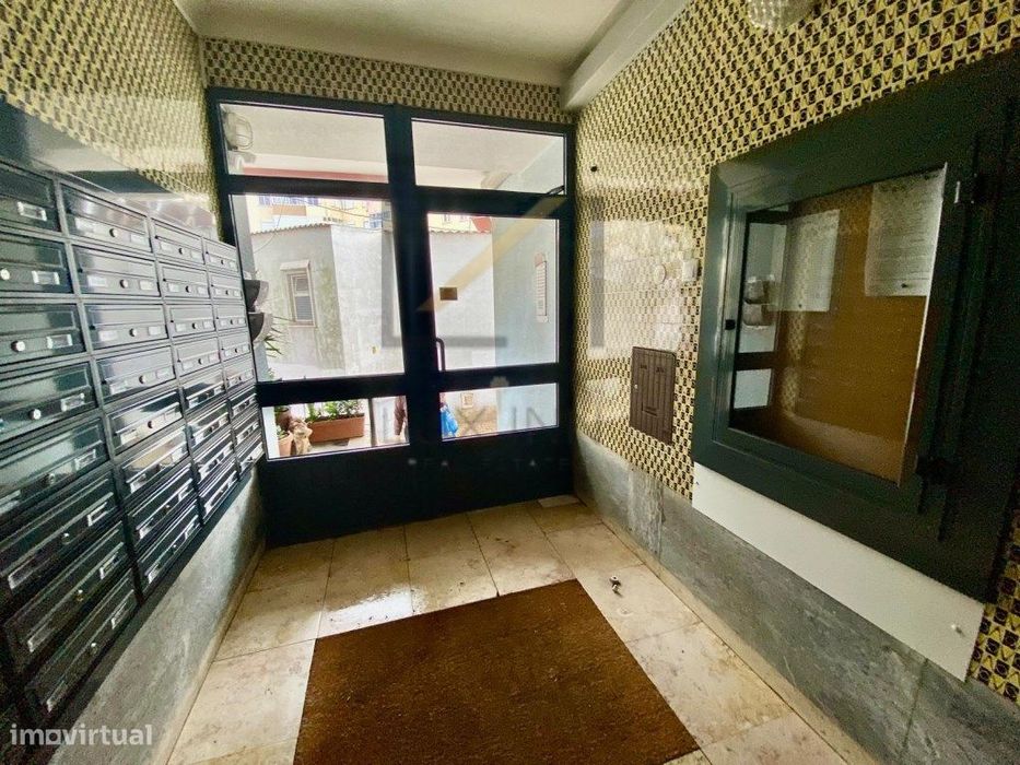 Apartamento T1 Recuperado Paço De Arcos Oeiras