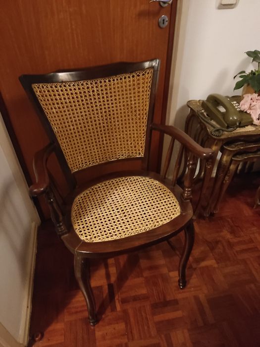 Cadeira antiga palhinha