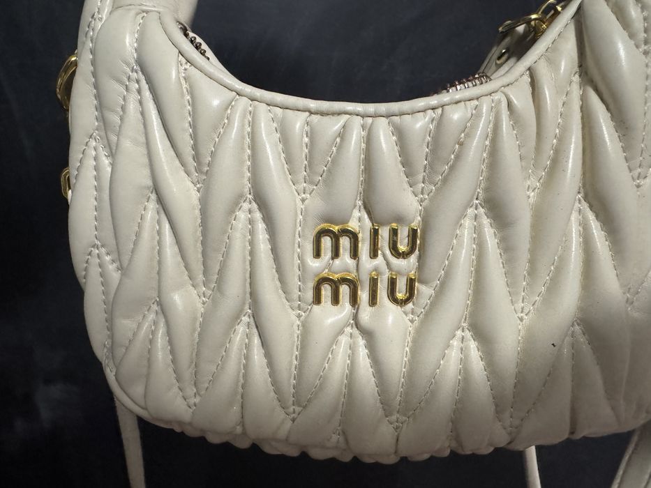 сумка miu miu ,біла