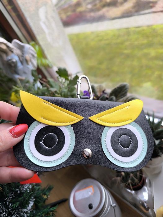 Nowe etui eko skóra sowa na okulary karabińczyk zapięcie do paska