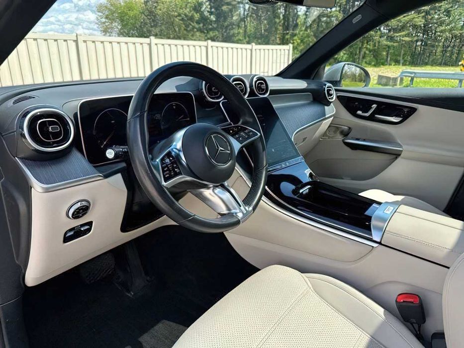Mercedes-Benz GLC GLC 300 4MATIC      2024