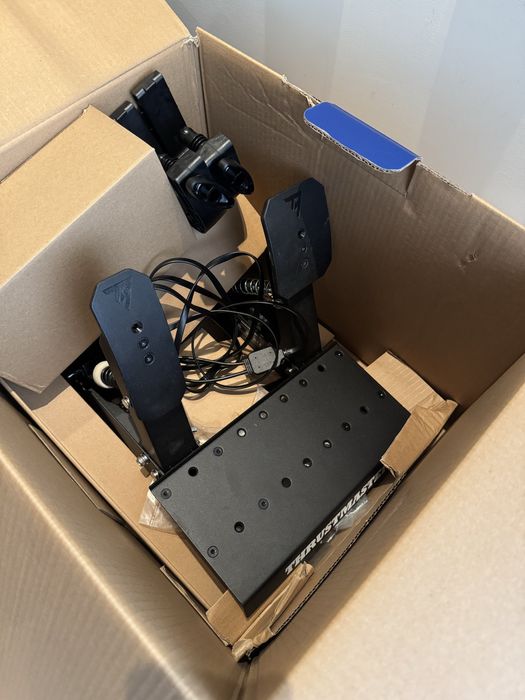 Thurstmaster t598 e playstation 4