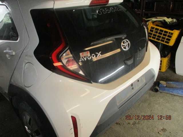Aygo X 22-24 lampa tylna L / P