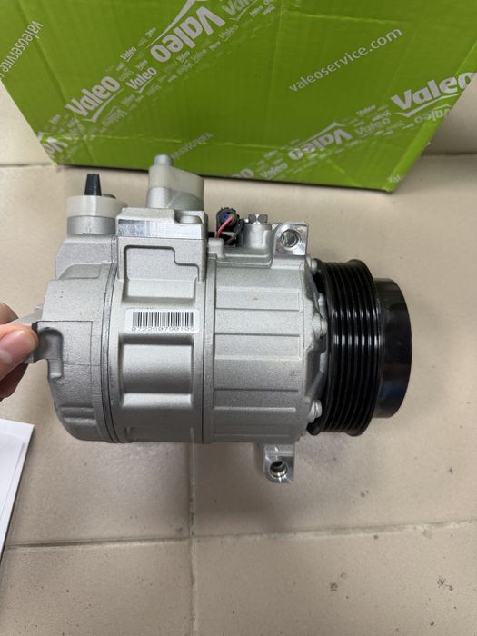 Компресор кондиціонера Sprinter W906 Vito W639 Ом651 valeo