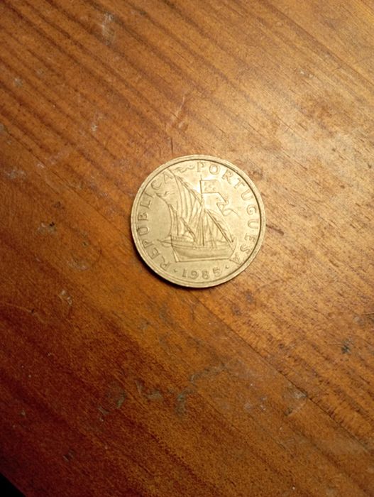 Moedas 5 Escudos Portugal anos 1967 a 1985