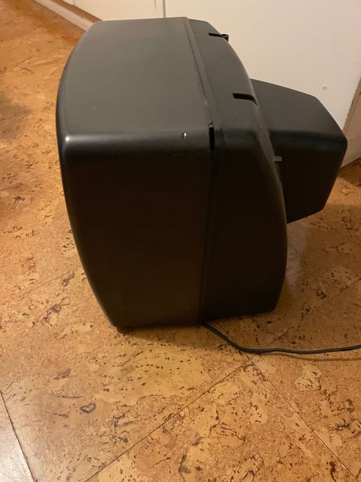 TV Televisão Sanyo 30 a 35 cm a funcionar