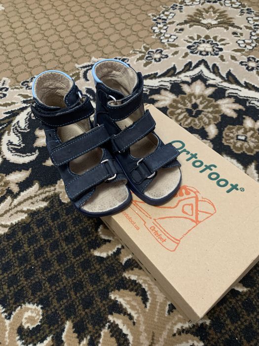 Дитячі ортопедичні босоніжки