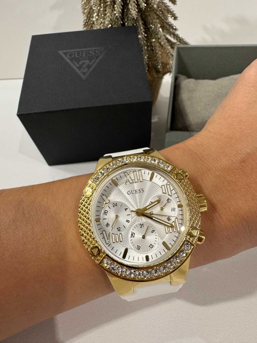 Zegarek damski Guess model W0772L6