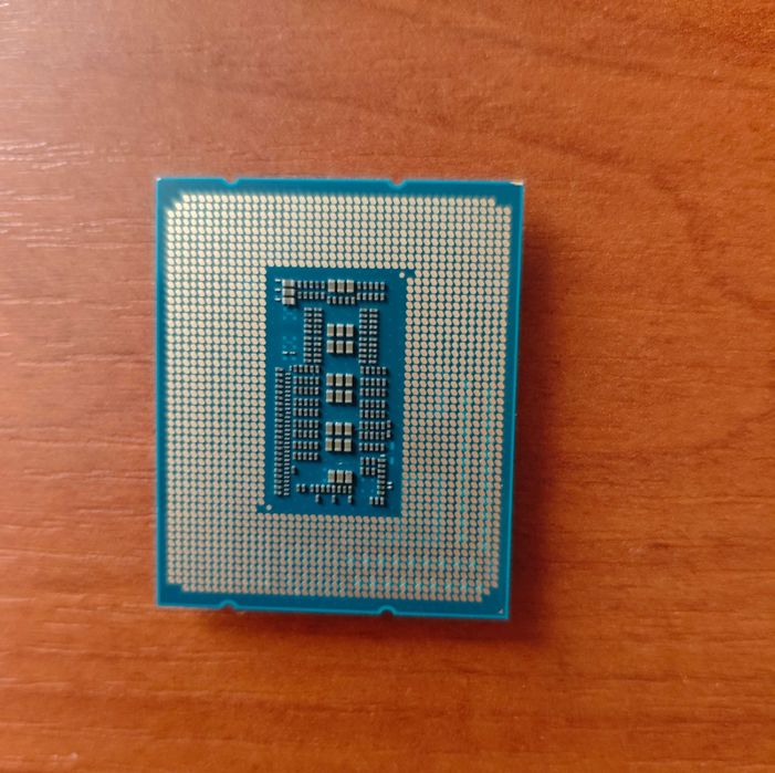 Продам процесор intel core i7 13700, ідеал